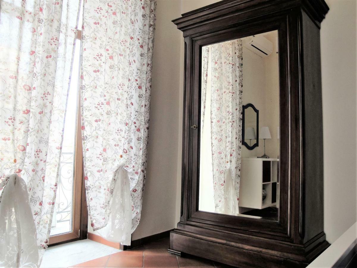 Umberto I Holiday House Napoli Ngoại thất bức ảnh
